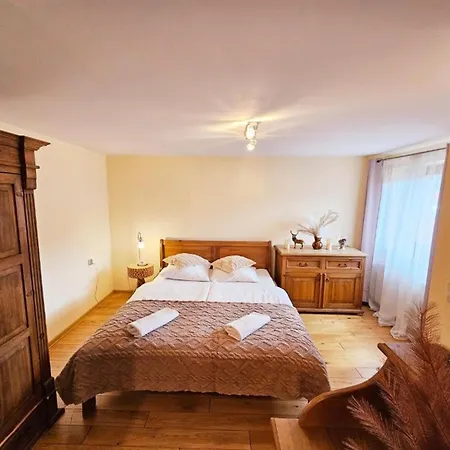 Regina I & לינה וארוחת בוקר 3*